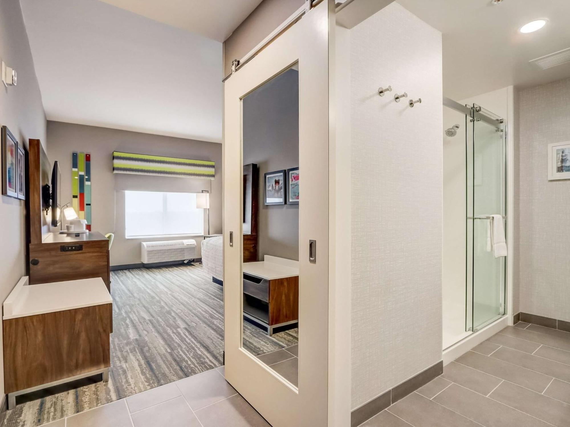 Hampton Inn & Suites Cincinnati Midtown Rookwood Esterno foto