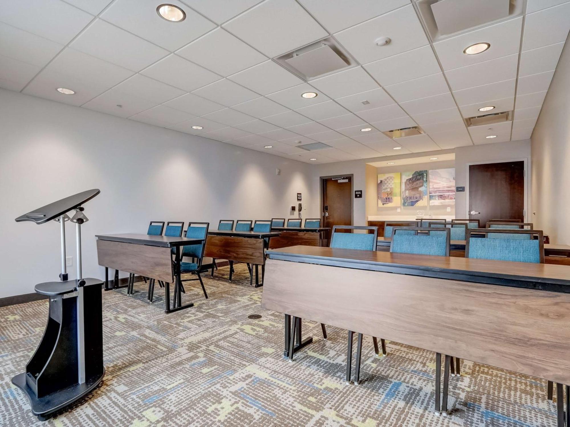 Hampton Inn & Suites Cincinnati Midtown Rookwood Esterno foto