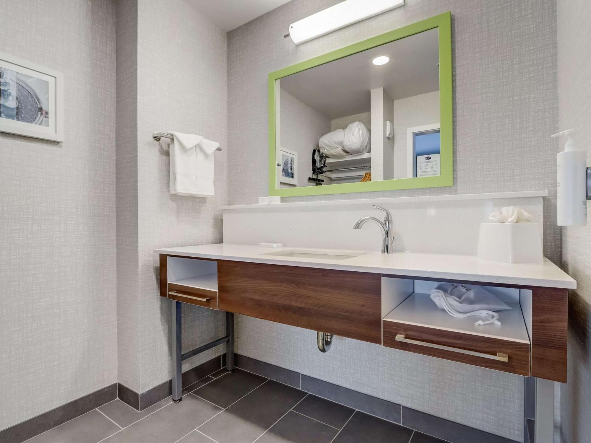 Hampton Inn & Suites Cincinnati Midtown Rookwood Esterno foto