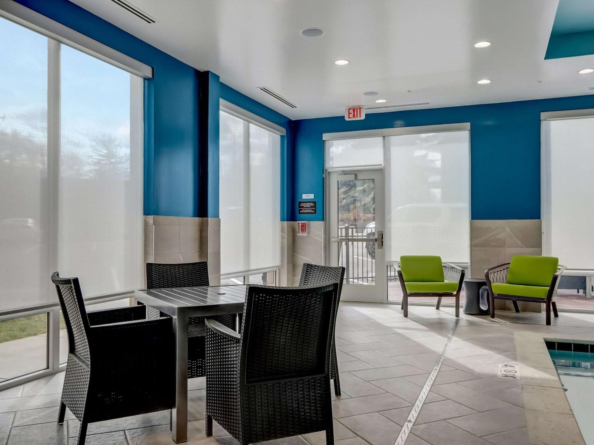 Hampton Inn & Suites Cincinnati Midtown Rookwood Esterno foto